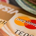 Gráficos de análise sobre o crédito de fintechs e bancos tradicionais