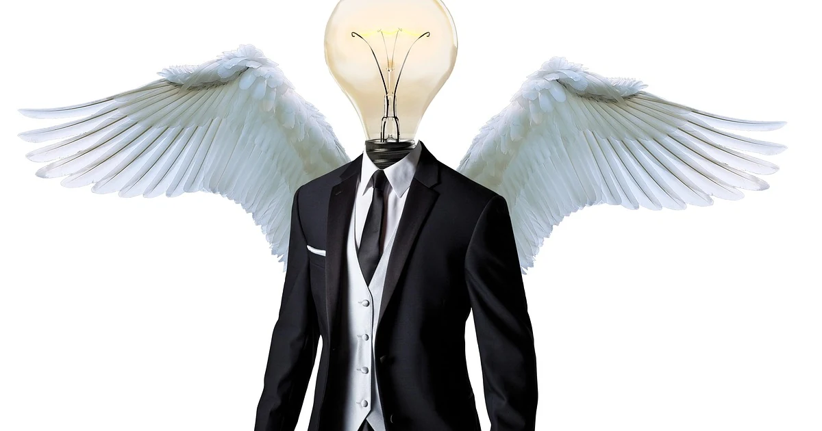Empresário analisando contratos e finanças corporativas no escritório